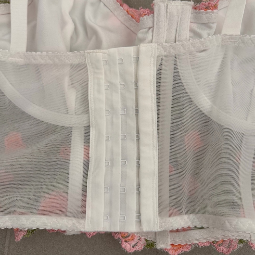 SHEIN Pink Floral Embroidered Bralette - Picture 3 of 3
